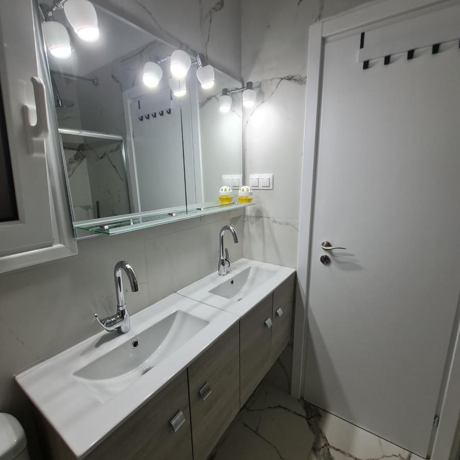 Full Apartment Near Kato Patissia Atene Esterno foto